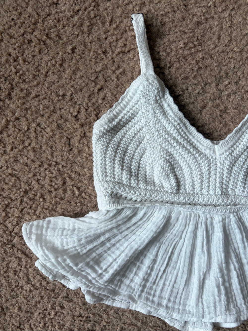 Y2K Vintage White Cotton Cropped Hollister Cami - Picture 2 of 10